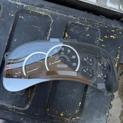 2003 Escalade cluster