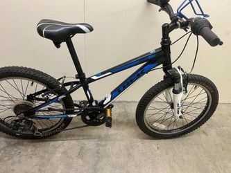 Trek bike youth 20 inch wheels gears suspension