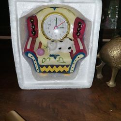 Antique Kitten Clock