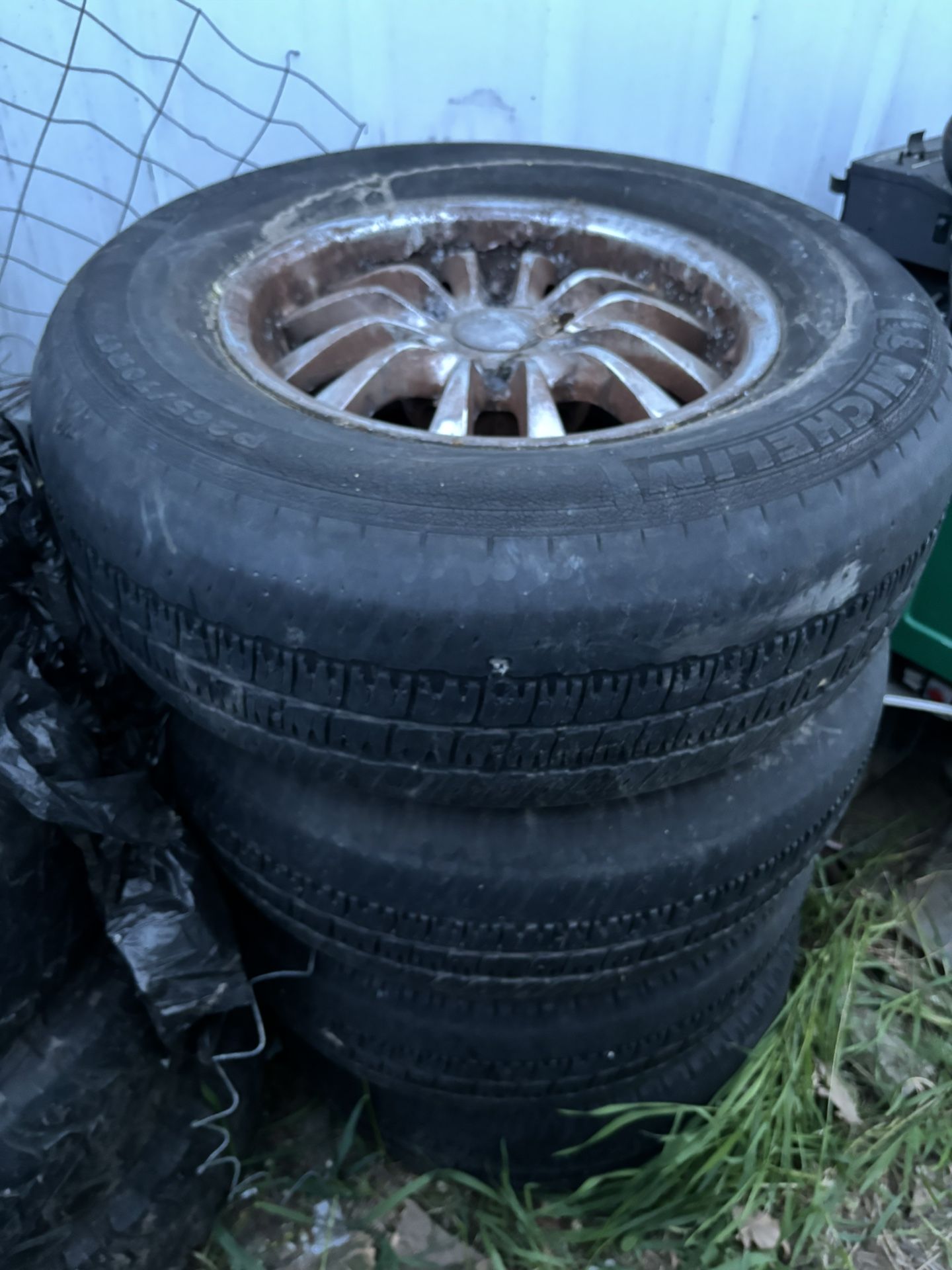 8 Scrap Rims With Tire