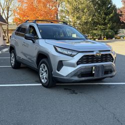TOYOTA RAV4 Le 2019 Silver