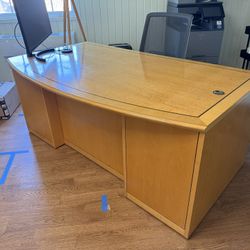 Executive Bird’s Eye Maple Desk – Premium Curved Front Luxury Office Desk