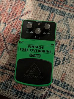 Behringer Overdrive pedal + power adapter