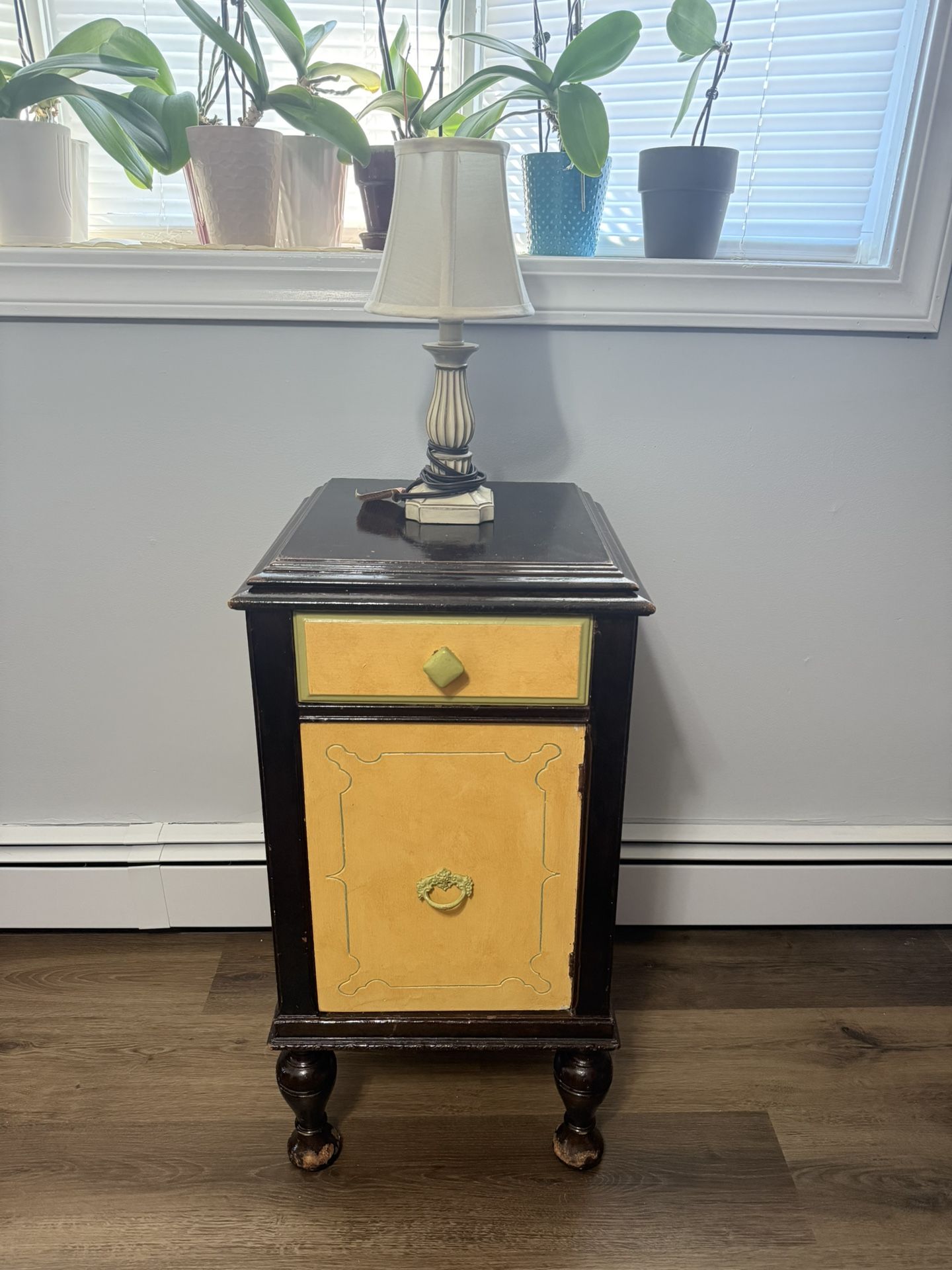 Wooden Side Table With Lamp