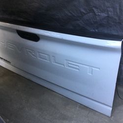 2019 2020 2021 2022 2023 Chevy Silverado Tailgate