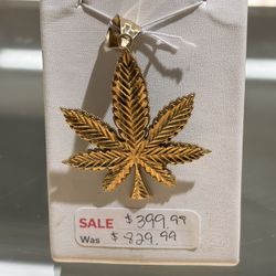 10k Gold Pendant 