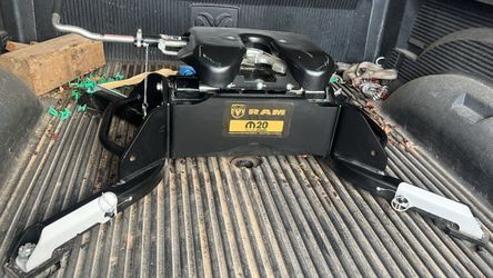Mopar Fifth wheel hitch