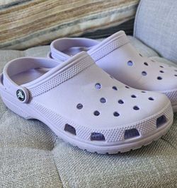 Crocs Lavender M8 W10