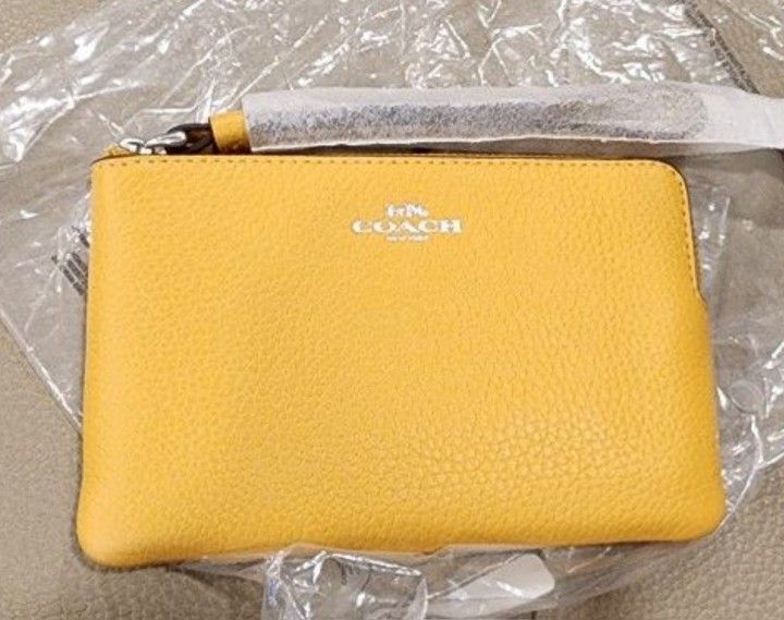 Coach Wristlet Purse Brand New With Tag