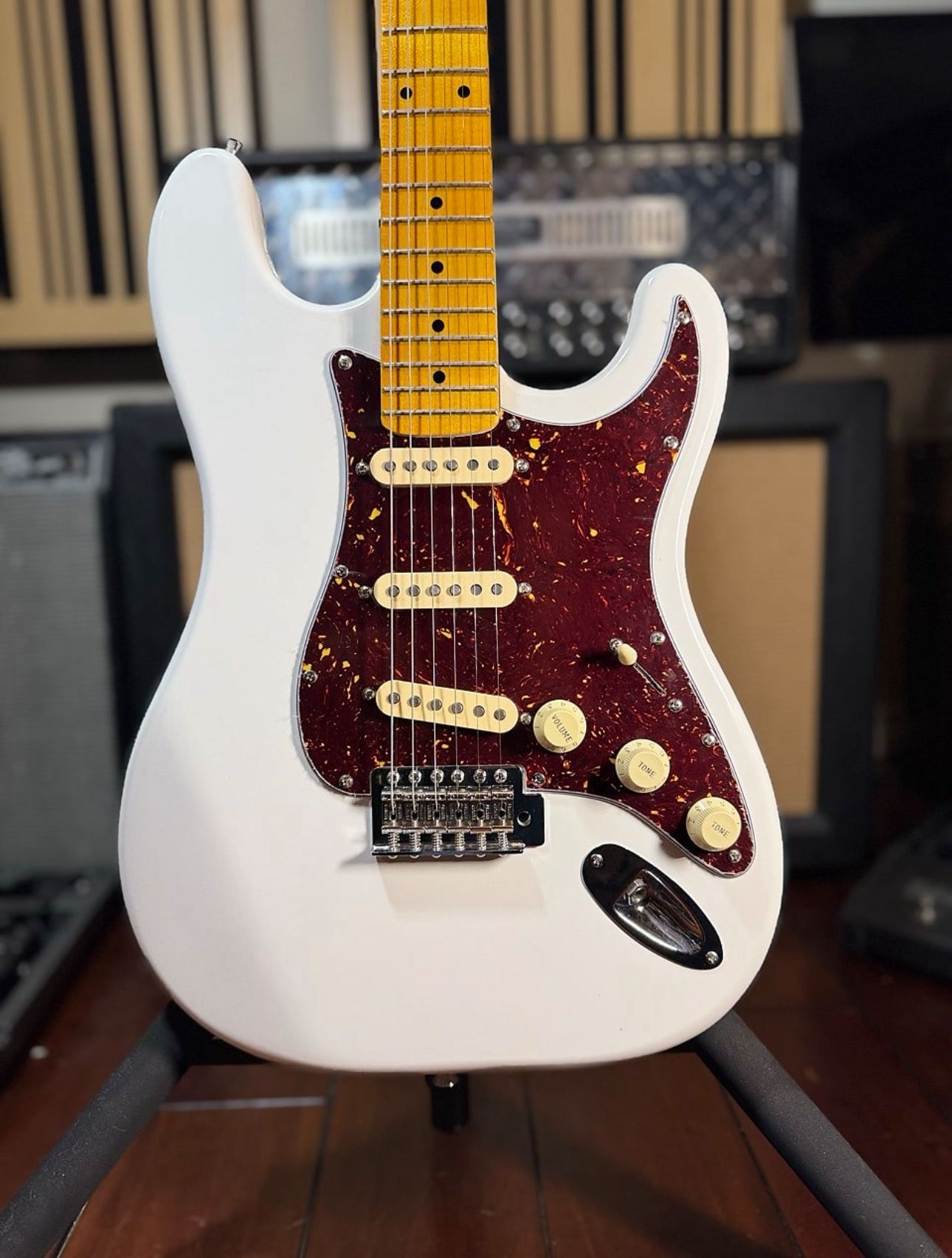 Fender Stratocaster white (Upgraded)