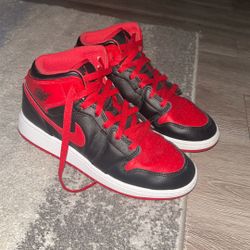 Air jordan 1mid GS 