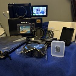 4K Digital Vlogging Camera - Complete Starter Kit (Mint Condition