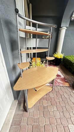 Computer desk