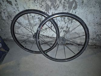 Road Bike Wheelset with Cassette and Tires