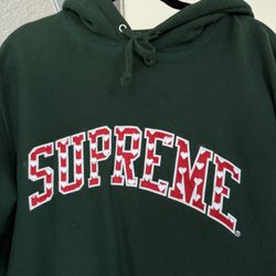 Supreme Hoodie 