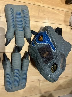 Kids Jurassic World Blue Chomp N Roar Mask With Claw Gloves