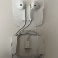 Brand New Wired Headphones/ Apple