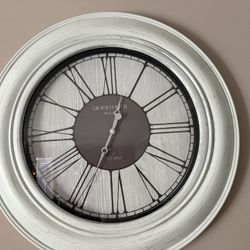 Large oversized clock