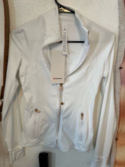 New lululemon with tags size small