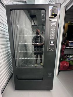 Wittern 3184 Commercial Snack Vending Machine w/ Card Reader – $1,500 OBO