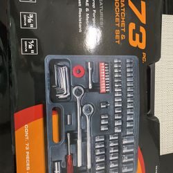 73 Pc Ratchet & Socket Set 
