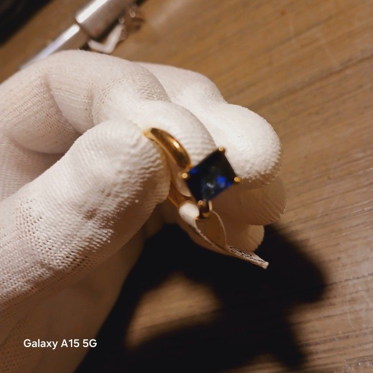 Gold Ring/ Blue Stone/ Girls Ring/ Solitaire/ Fancy.