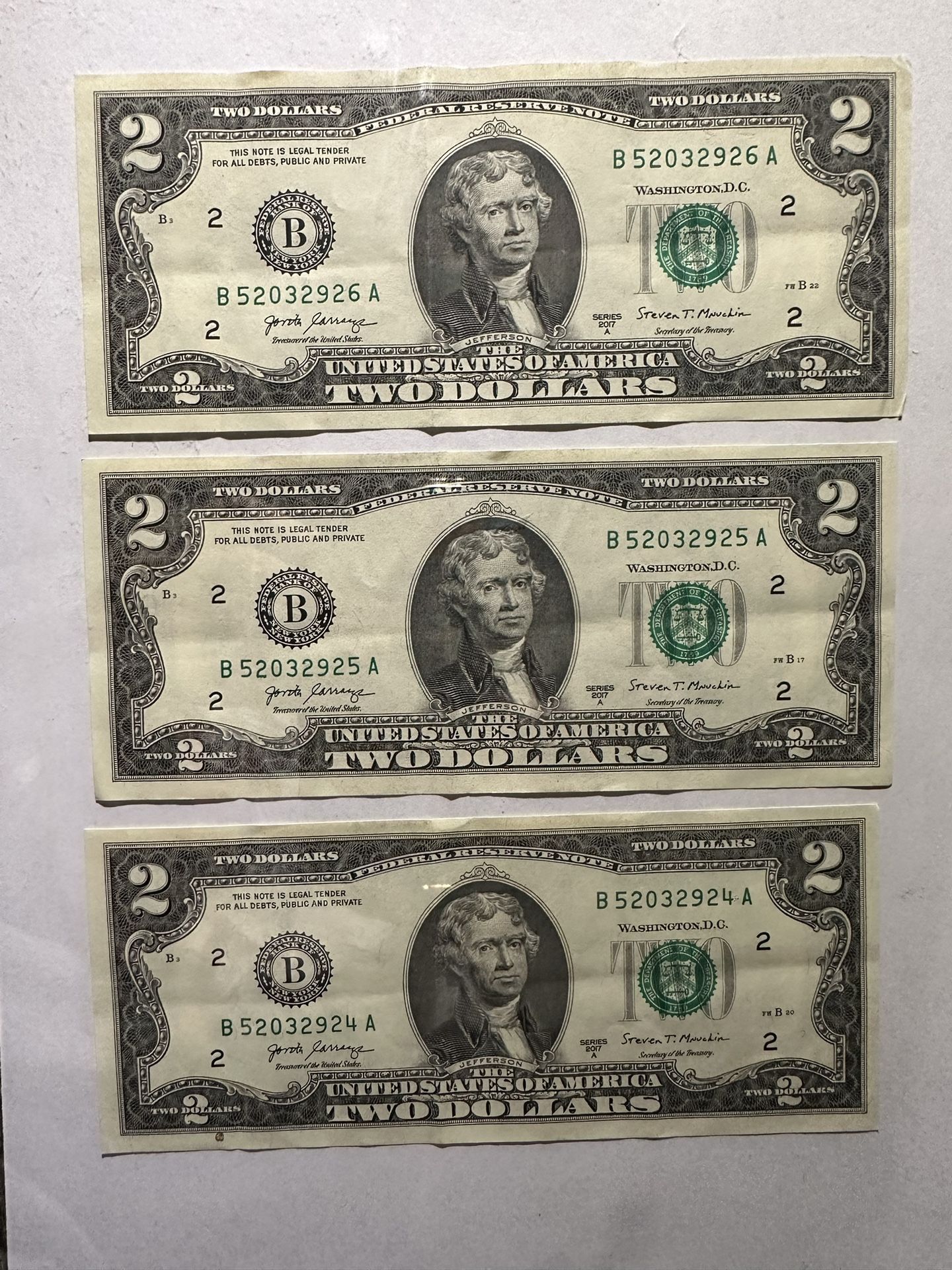3x $2 Dollar Bills With Continuous Serial Number 