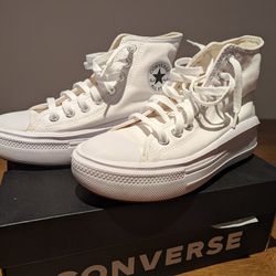Women's Converse Chuck Taylor All Star Move High-Top Sneaker In White - Size 6