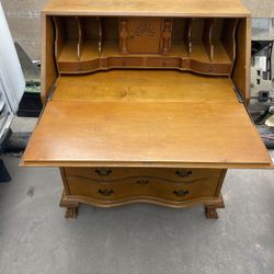 MONITOR Secretary‘s Desk