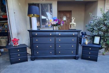 8 Drawer Dresser with Pair of 3 Drawer Nightstands- All Solid Wood- Black with Gold
