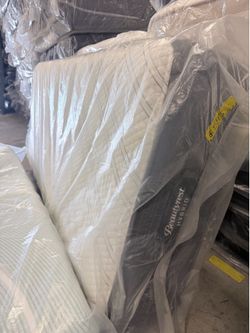 Twin xl mattress Beautyrest Hybrid plush