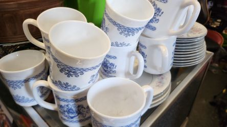 Vintage Mug Set