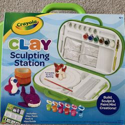 Crayola Crafting Station New
