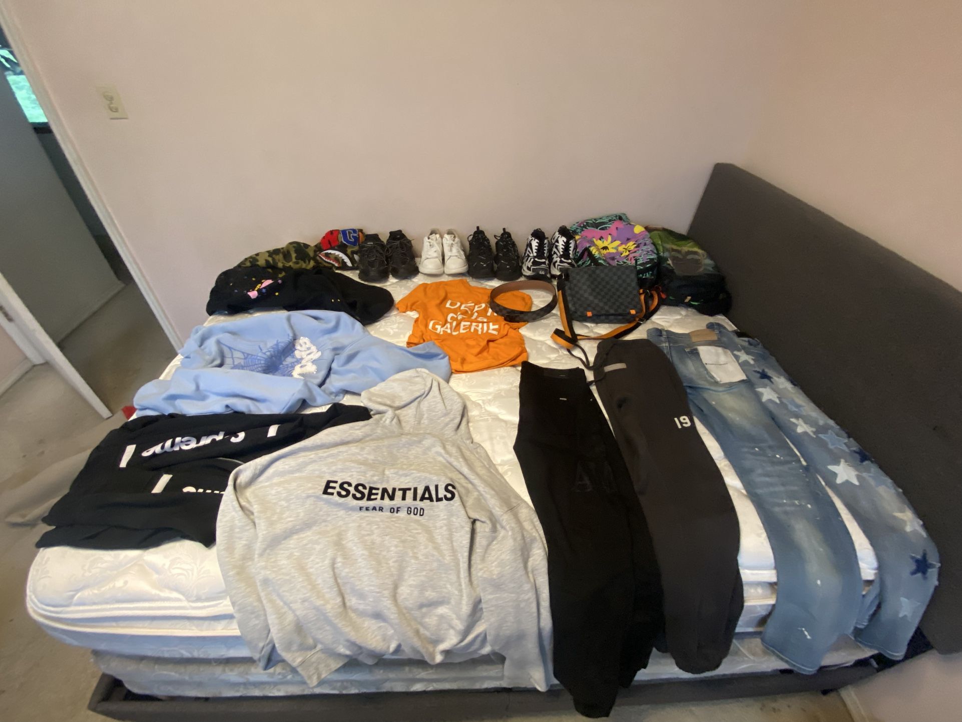 Selling Everthing Need Gone Asap 