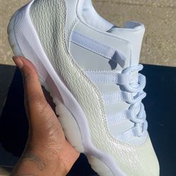 Jordan 11 “heiress Pure Platinum “