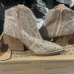 Boots Women Size 71/2 