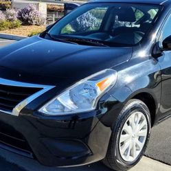 2017 Nissan Versa Black