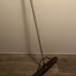 “Jobsite” Commerical 24-inch Push Broom: Multi-surface For Indoor/Outdoor Use