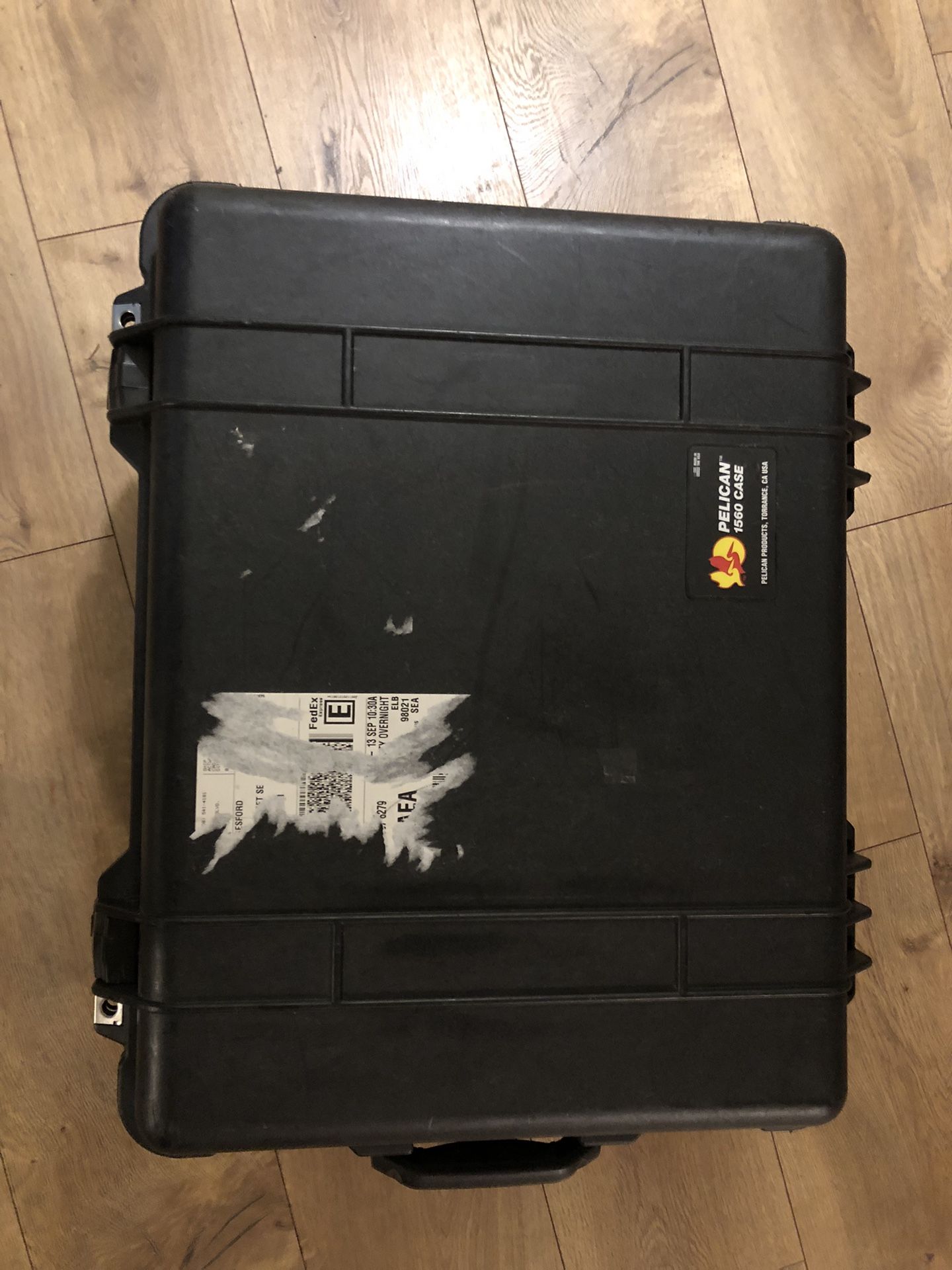 Pelican rolling case