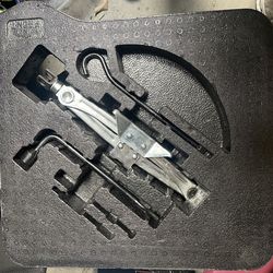 2011 Honda Accord Mats and spare tire tools