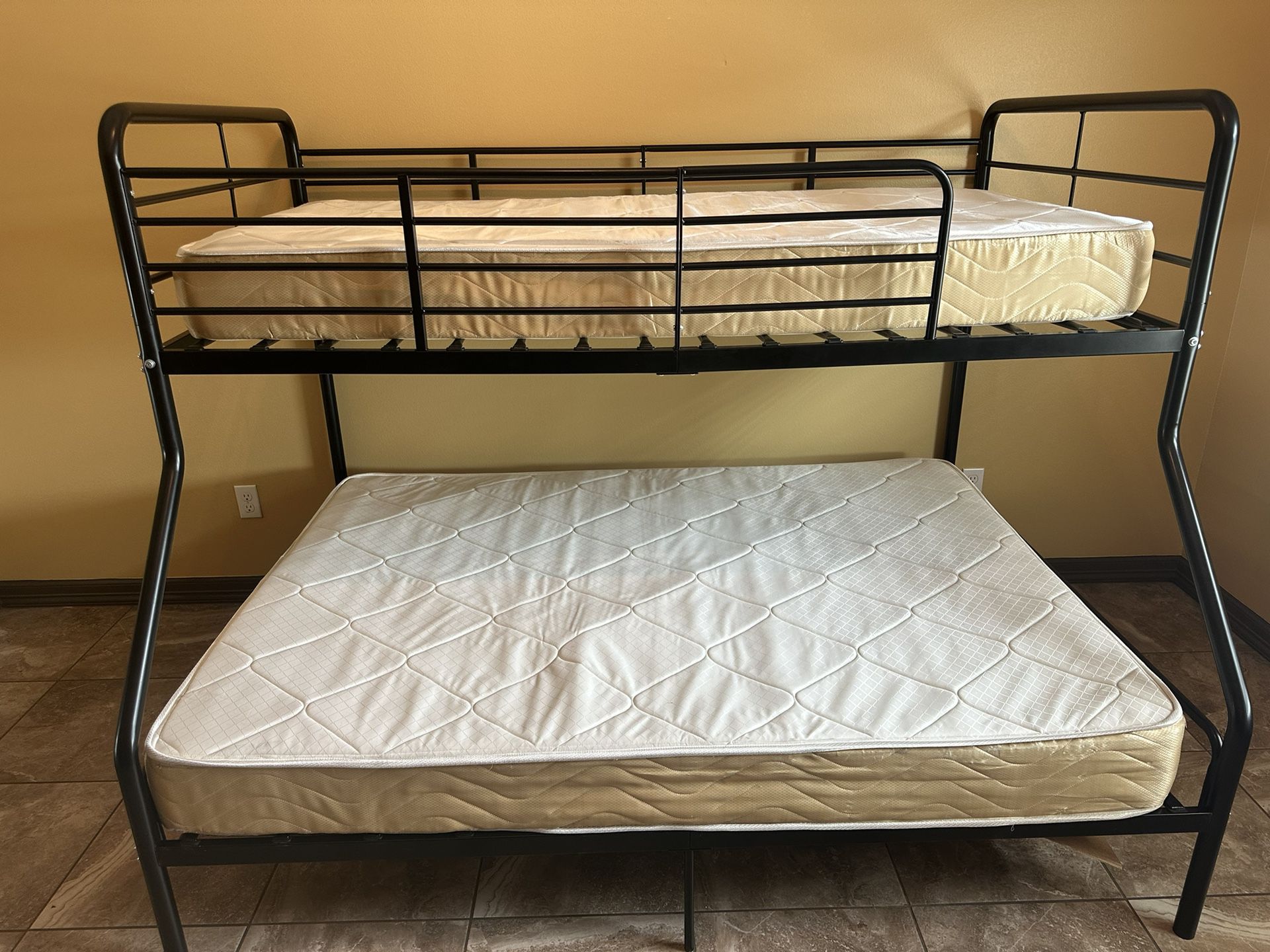 Twin & Full Bunk Bed