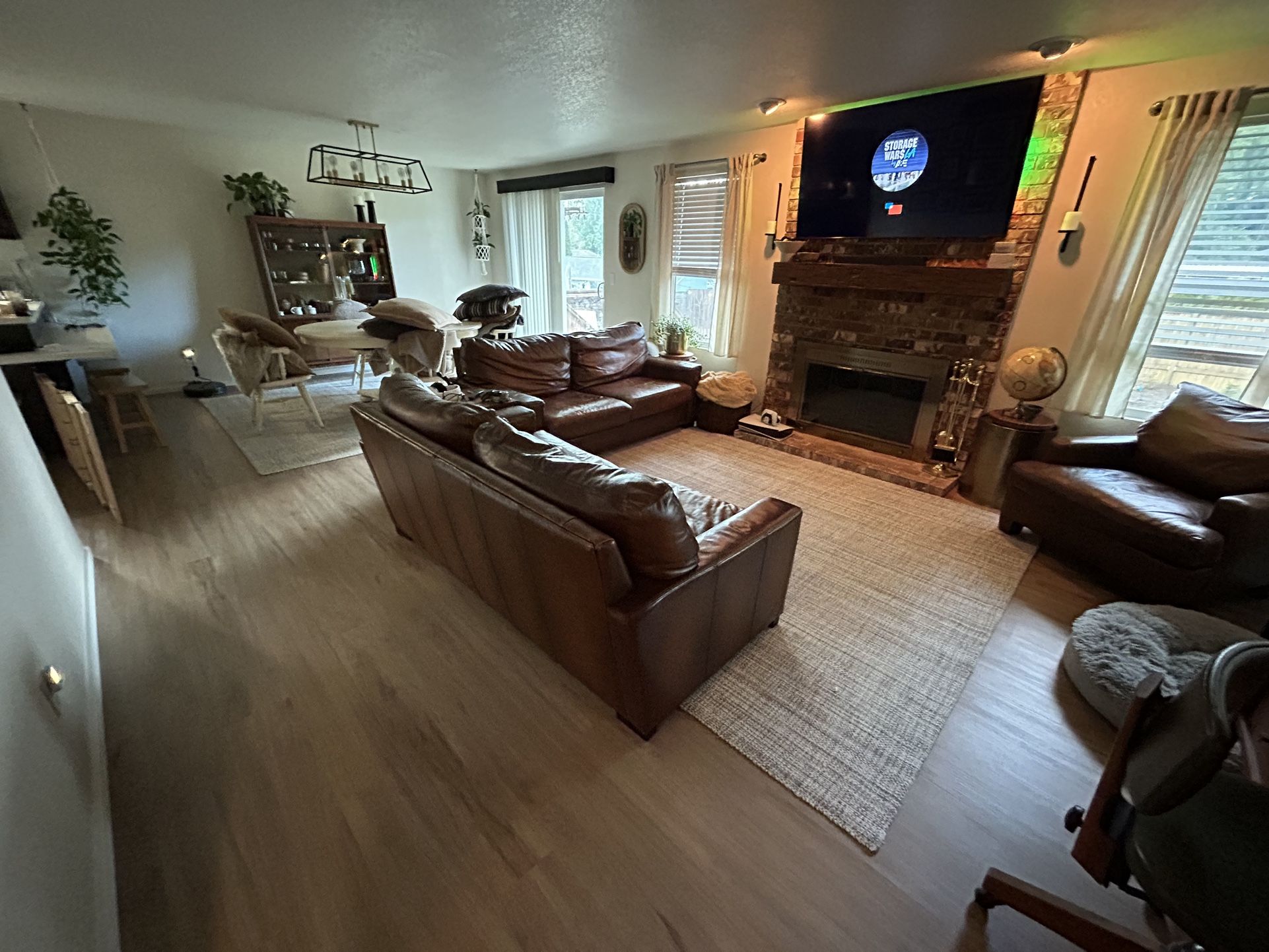 Pottery Barn Turner Square Arm Leather Couches for Sale in Everett, WA OfferUp