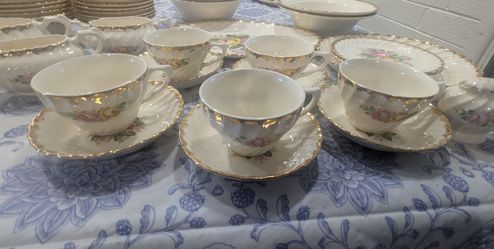 5 teacups & dishes