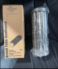 The Pampered Chef Scalloped Bread Tube,Measurall Cup & The Book of Pizza