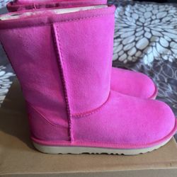 Big Kids UGG Size 4
