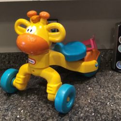 Little Tikes Go and Grow Lil' Rollin' Giraffe, Ride on Giraffe Toddler Bike for Boys and Girls - 3 Wheel Ride on Toys for Children