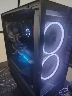 Gaming PC - RTX 5070 / Ryzen 5 - USED 1 WEEK