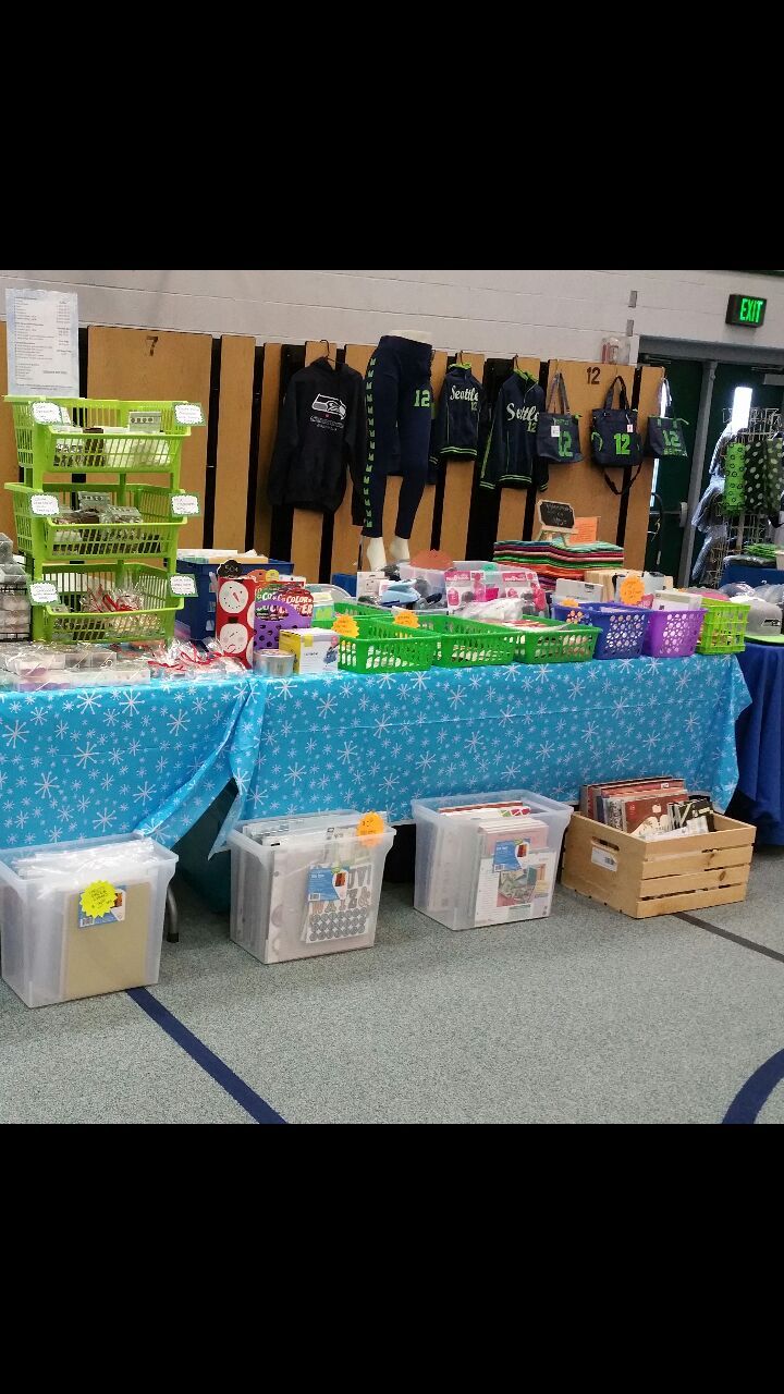 TON OF SCRAPBOOKING SUPPLIES