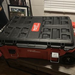 Milwaukee pack out rolling tool chest