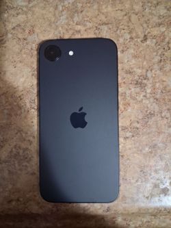 iPhone 16e